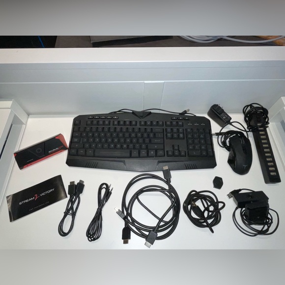 STREAMING & GAMING BUNDLE - Picture 15 of 16
